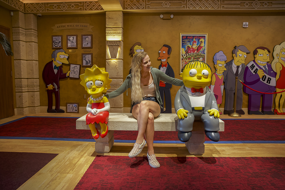 the simpsons in 4d preshow area